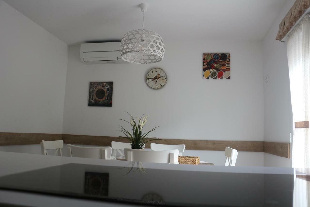 Apartamentos Homelife Roca Tarpeya Toledo Luaran gambar